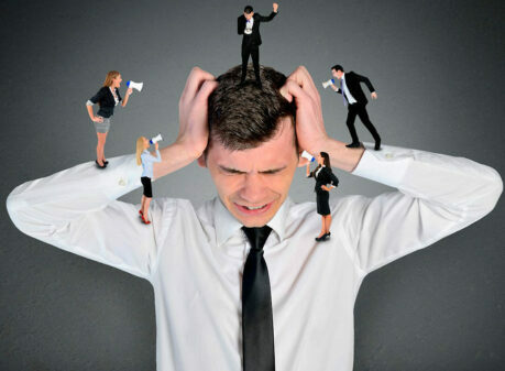 Desadministración y mal clima laboral en el centro de procesos industriales y construcción