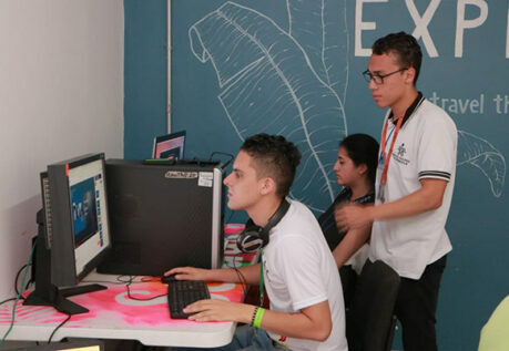 El contrato de aprendizaje extendido una carta más para precarizar el trabajo juvenil vs el estatuto del trabajo una potencia de los trabajadores.