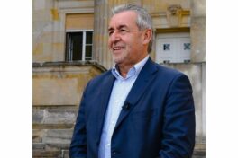 strongTres verdades y un tono: la pedagogía/strong