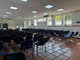 El Centro Acuícola y Agroindustrial del Gaira, navegando en altamar sin capitán.